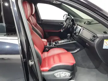2022 Porsche Macan с пробегом 38 295 км