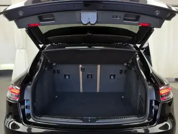 2023 Porsche Macan с пробегом 57 410 км