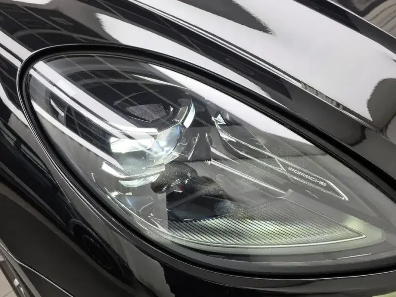 2023 Porsche Macan с пробегом 57 410 км
