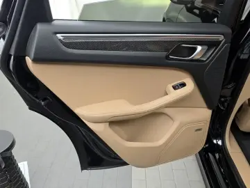 2023 Porsche Macan с пробегом 57 410 км