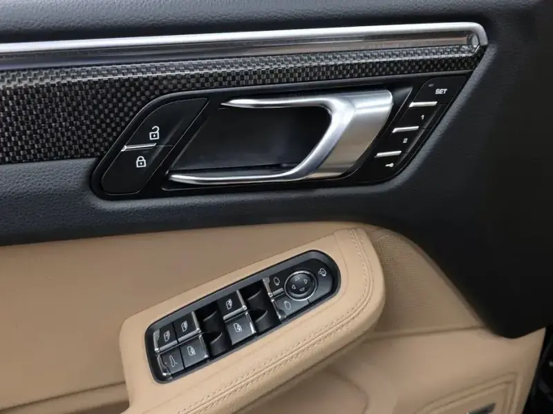 2023 Porsche Macan с пробегом 57 410 км