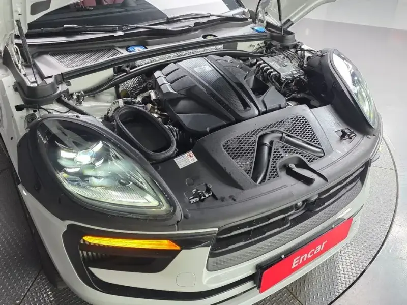 2023 Porsche Macan с пробегом 46 515 км
