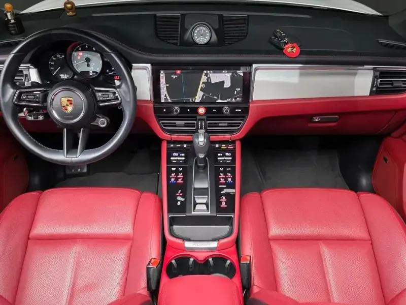 2023 Porsche Macan с пробегом 46 515 км