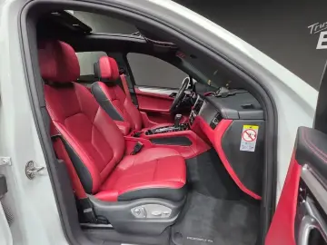 2023 Porsche Macan с пробегом 46 515 км