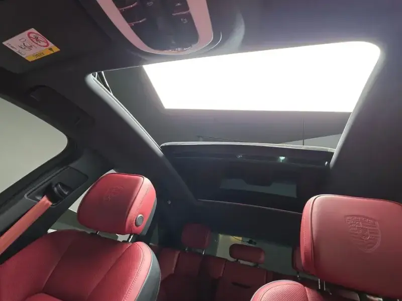 2023 Porsche Macan с пробегом 46 515 км