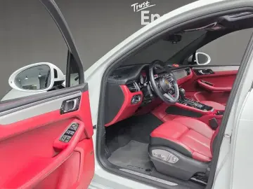 2023 Porsche Macan с пробегом 46 515 км