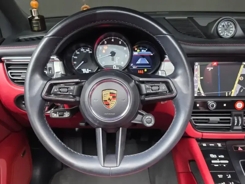 2023 Porsche Macan с пробегом 46 515 км