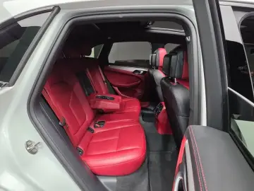 2023 Porsche Macan с пробегом 46 515 км