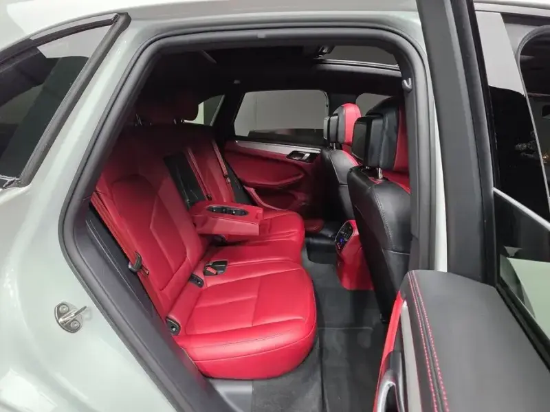 2023 Porsche Macan с пробегом 46 515 км