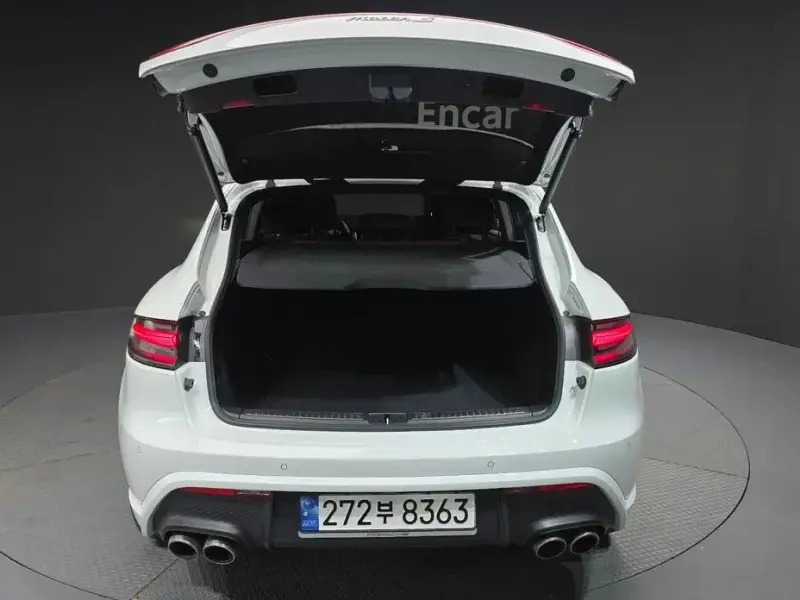 2023 Porsche Macan с пробегом 46 515 км