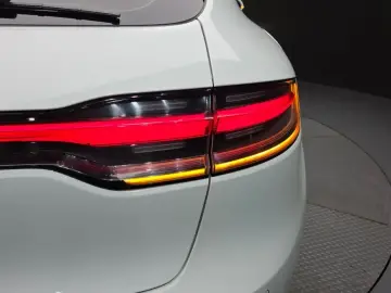 2023 Porsche Macan с пробегом 46 515 км