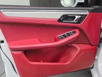 2023 Porsche Macan с пробегом 46 515 км