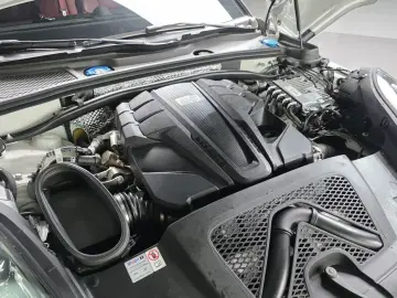 2023 Porsche Macan с пробегом 46 515 км