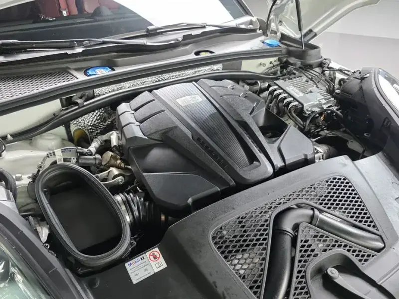 2023 Porsche Macan с пробегом 46 515 км