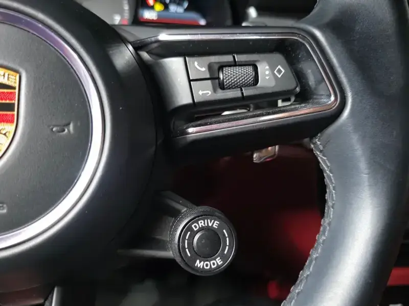 2023 Porsche Macan с пробегом 46 515 км