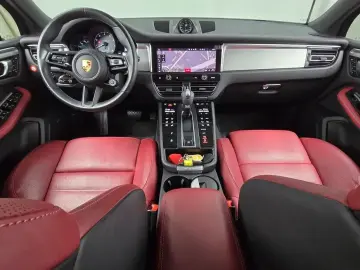 2022 Porsche Macan с пробегом 27 018 км