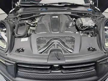2022 Porsche Macan с пробегом 19 901 км