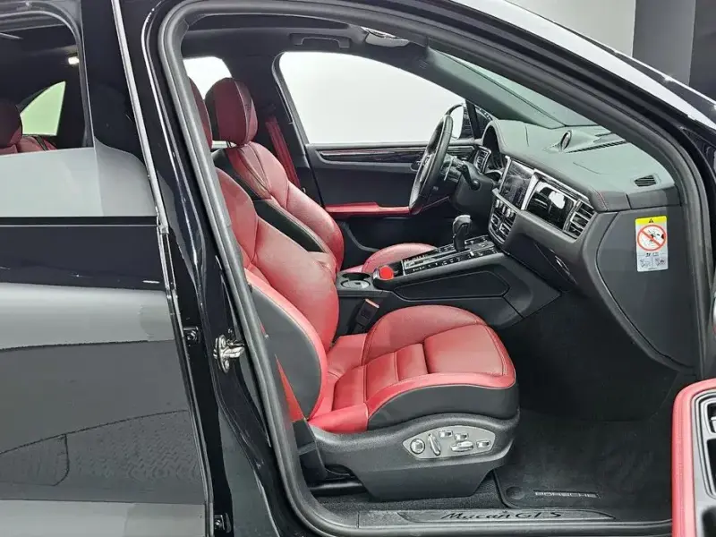 2022 Porsche Macan с пробегом 19 901 км