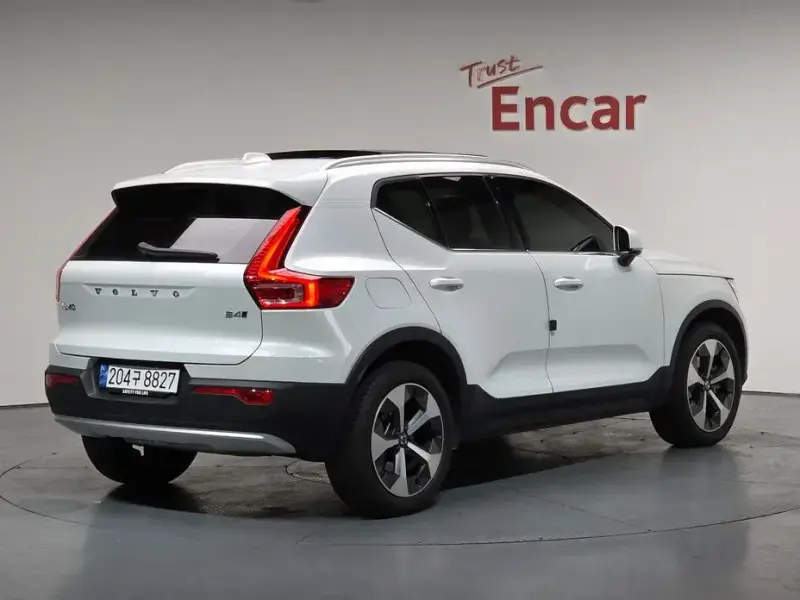 2023 Volvo XC40 с пробегом 30 538 км