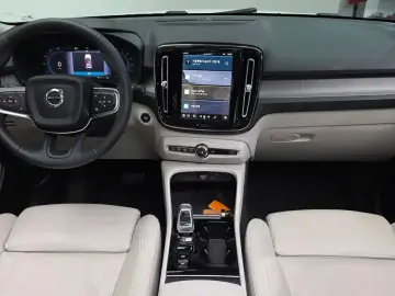 2023 Volvo XC40 с пробегом 30 538 км