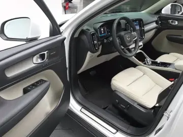 2023 Volvo XC40 с пробегом 30 538 км