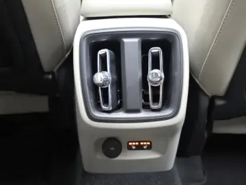 2023 Volvo XC40 с пробегом 30 538 км