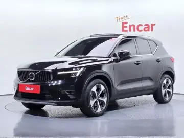 2023 Volvo XC40 с пробегом 24 769 км