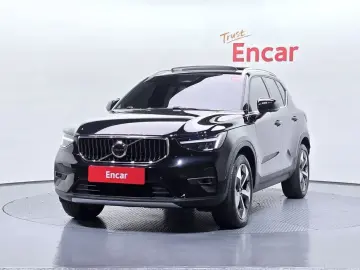 2023 Volvo XC40 с пробегом 24 769 км