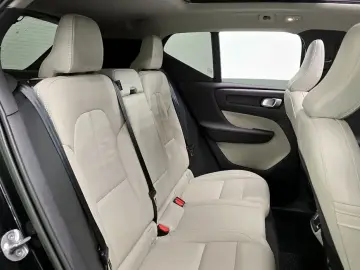 2023 Volvo XC40 с пробегом 24 769 км