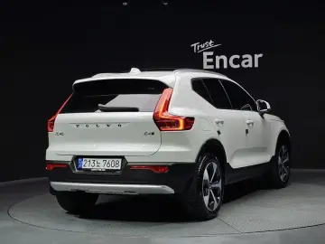2024 Volvo XC40 с пробегом 4 285 км
