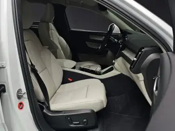 2024 Volvo XC40 с пробегом 4 285 км