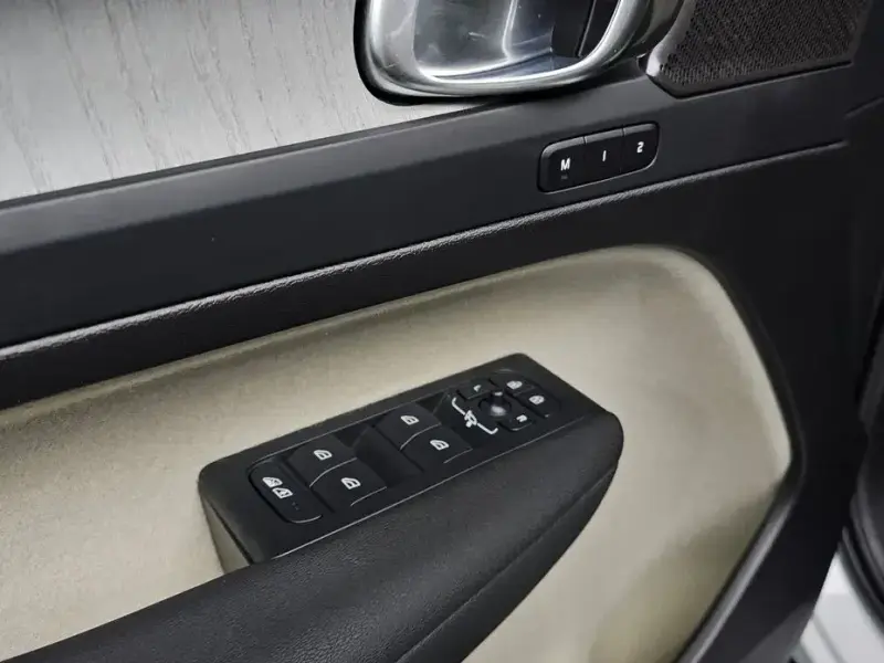 2024 Volvo XC40 с пробегом 4 285 км
