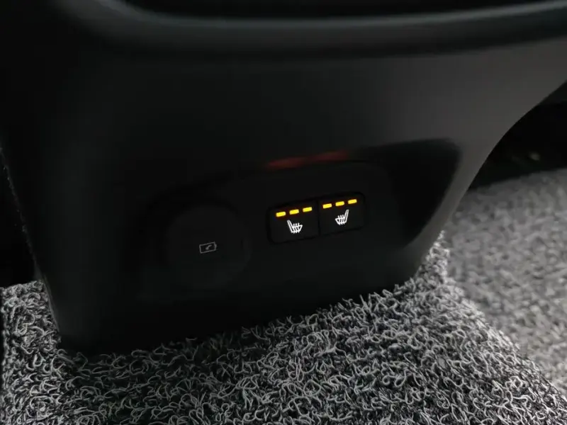 2023 Volvo XC40 с пробегом 14 386 км