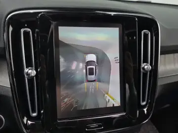 2023 Volvo XC40 с пробегом 14 386 км