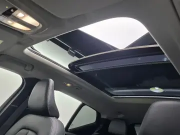 2023 Volvo XC40 с пробегом 14 386 км
