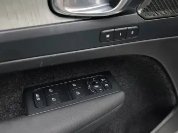 2023 Volvo XC40 с пробегом 14 386 км
