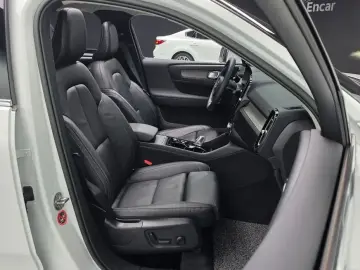 2023 Volvo XC40 с пробегом 14 386 км