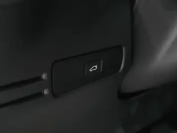 2023 Volvo XC40 с пробегом 14 386 км