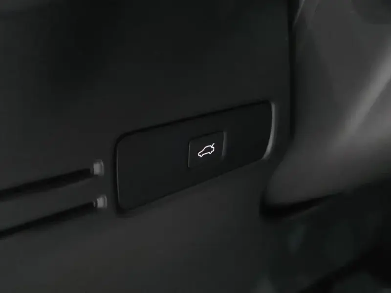 2023 Volvo XC40 с пробегом 14 386 км
