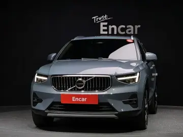 2022 Volvo XC40 с пробегом 10 823 км