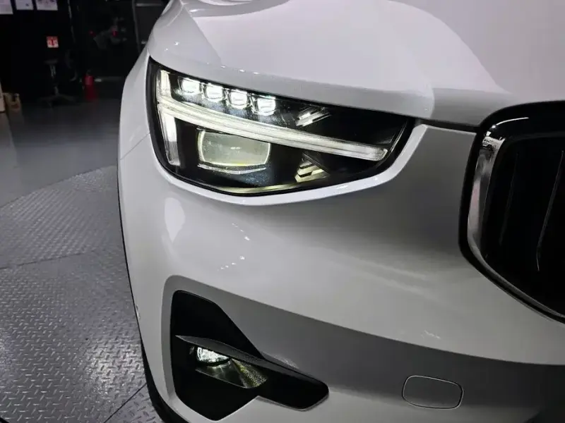 2025 Volvo XC40 с пробегом 6 832 км