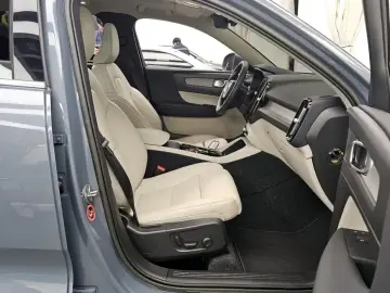 2022 Volvo XC40 с пробегом 10 823 км