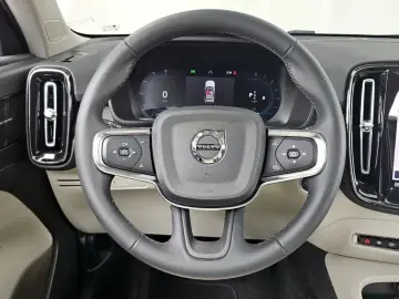 2022 Volvo XC40 с пробегом 10 823 км