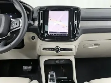 2022 Volvo XC40 с пробегом 10 823 км