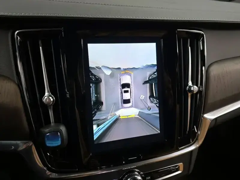 2022 Volvo XC40 с пробегом 10 823 км