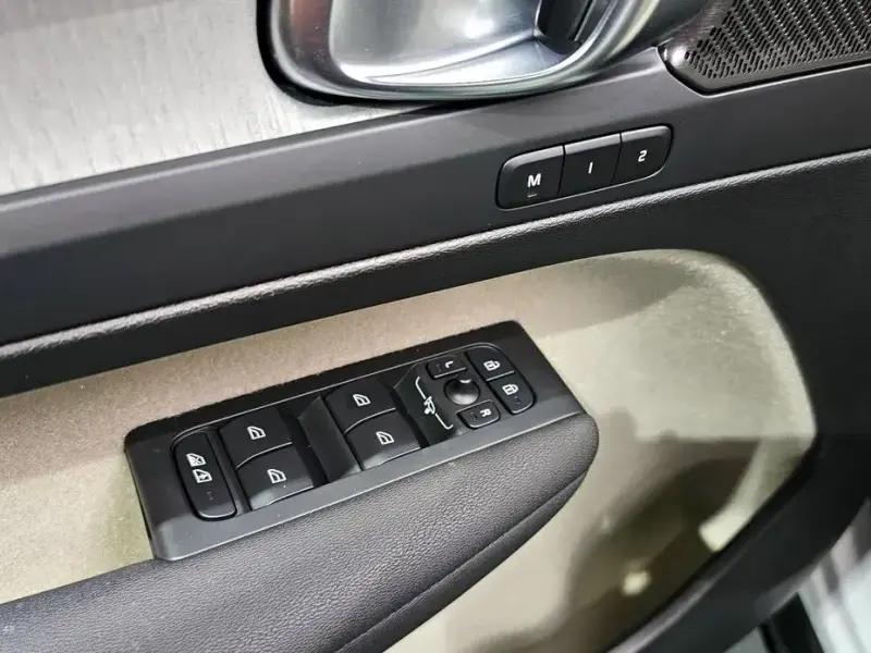 2025 Volvo XC40 с пробегом 6 832 км