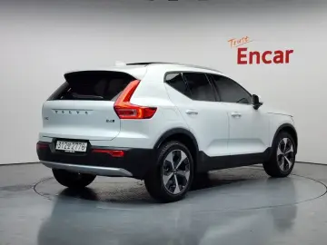 2023 Volvo XC40 с пробегом 21 167 км