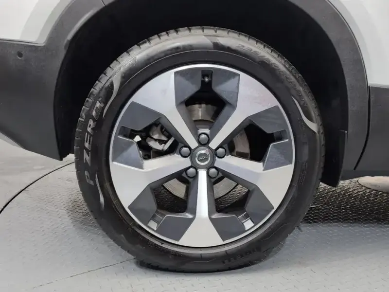 2023 Volvo XC40 с пробегом 21 167 км
