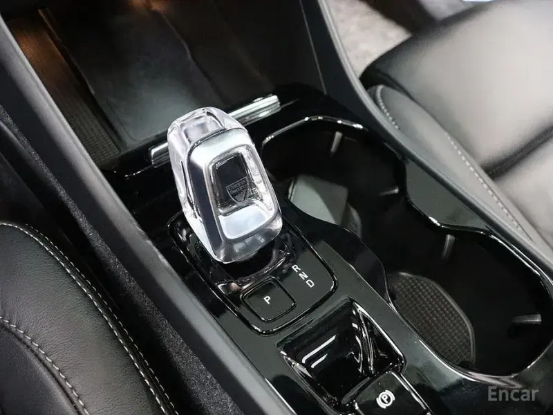 2023 Volvo XC40 с пробегом 14 385 км