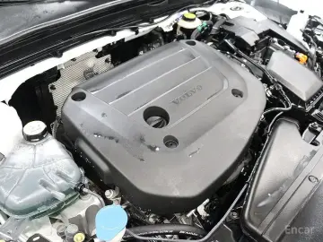 2023 Volvo XC40 с пробегом 14 385 км